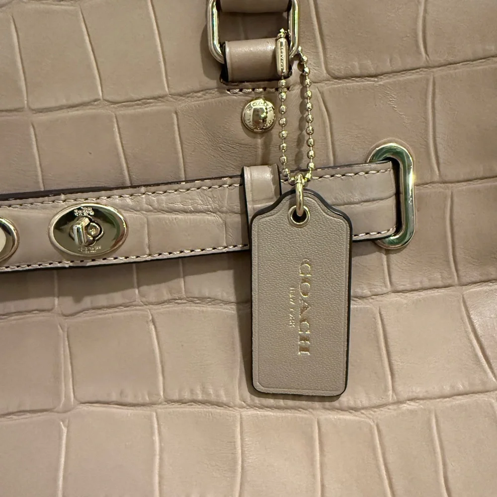 Coach Tan Croc-Embossed Women's Bag - Picture 2 of 9